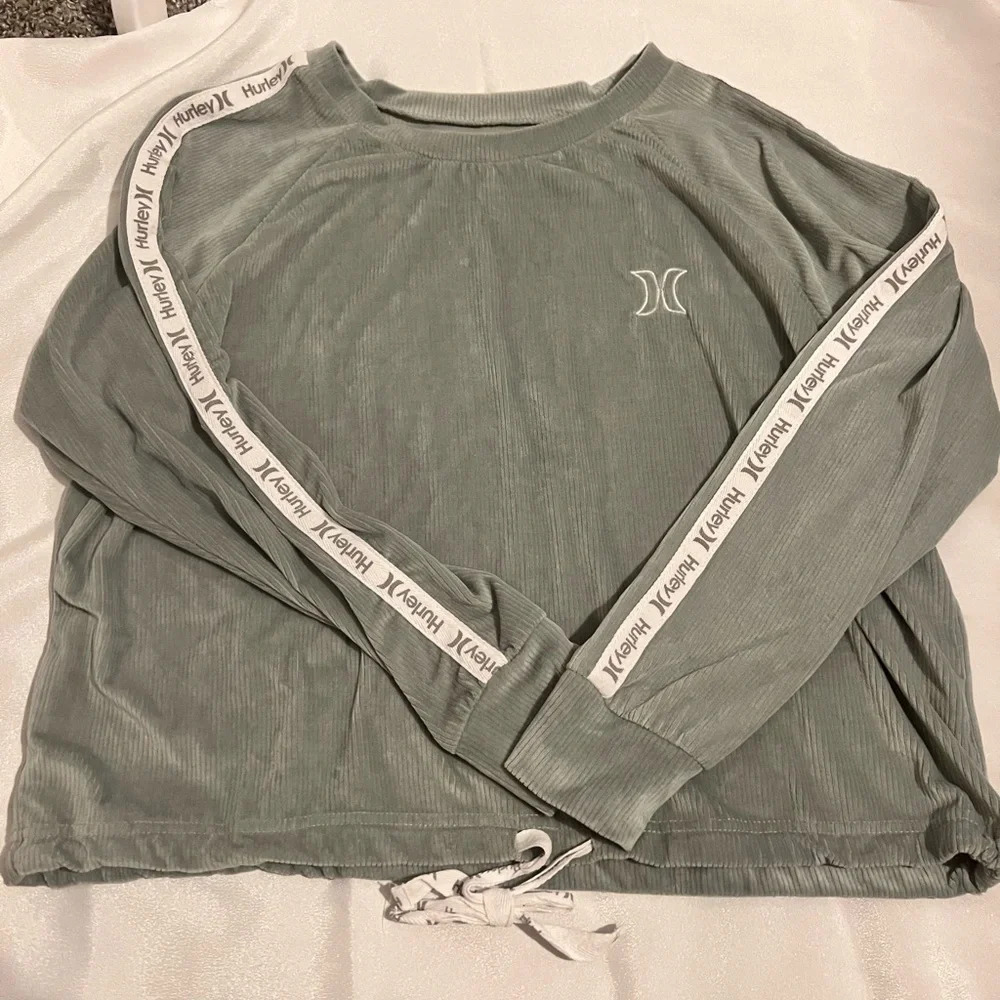 Hurley cropped corduroy style long sleeve shirt